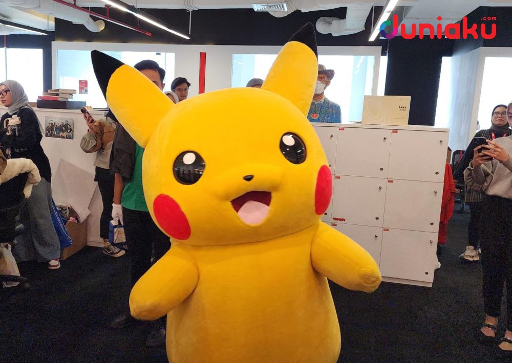 Pikachu di kantor duniaku 5.jpg