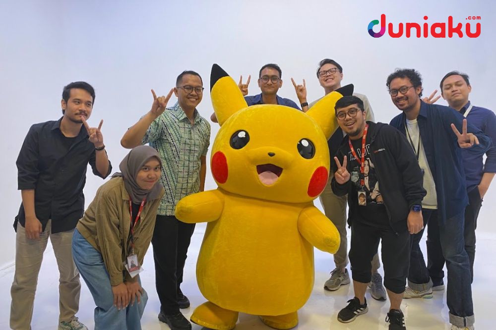 Pikachu di kantor duniaku 7.jpg