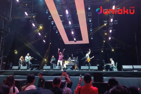 Pestapora 2024: Mengenang Glenn Fredly Lewat The Bakuucakar