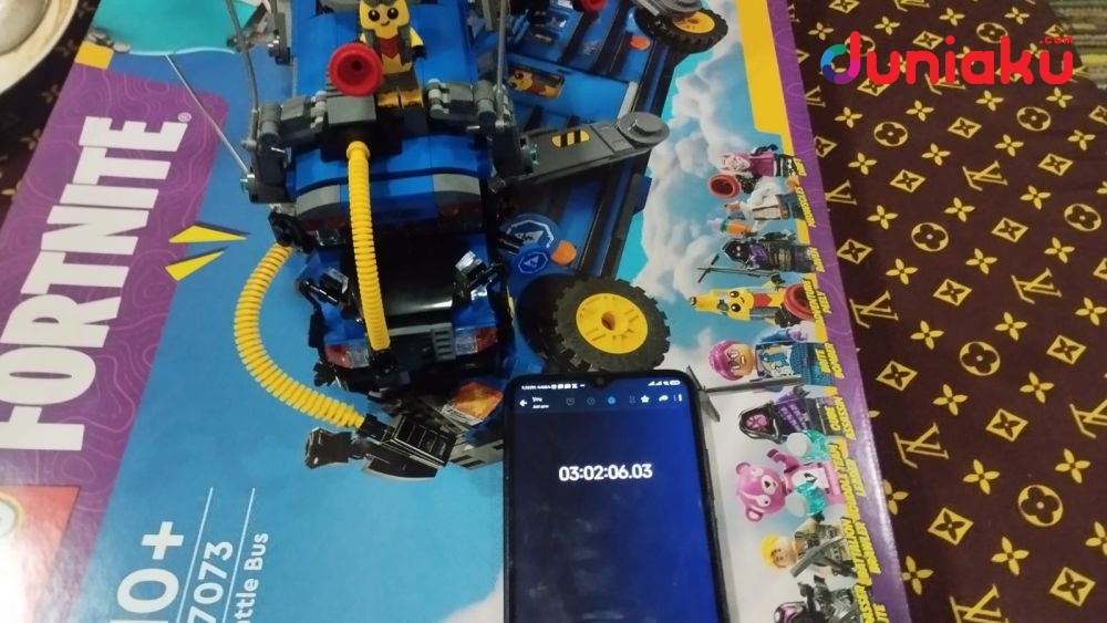 Mencoba Membangun LEGO® Fortnite Battle Bus! Terdiri dari 954 Pieces