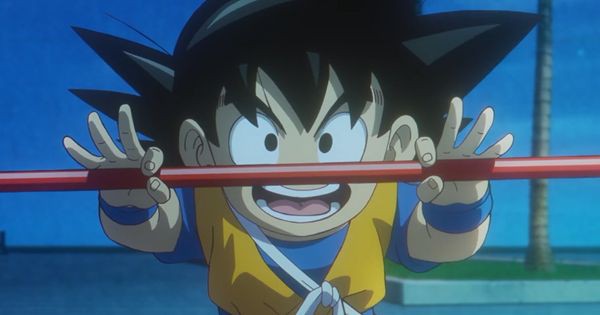 Goku memperlihatkan tongkat Nyoibou - Dragon Ball Daima