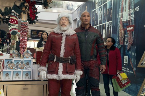 Review Red One, Dwayne Johnson dan Chris Evans Menyelamatkan Natal