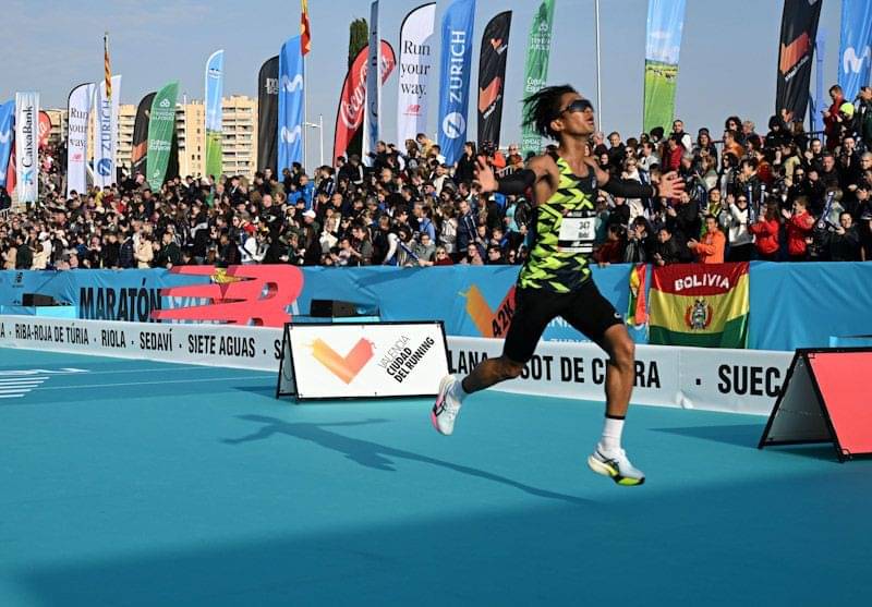 ASICS Dukung Robi Syianturi Pecahkan Rekor Nasional Marathon Valencia