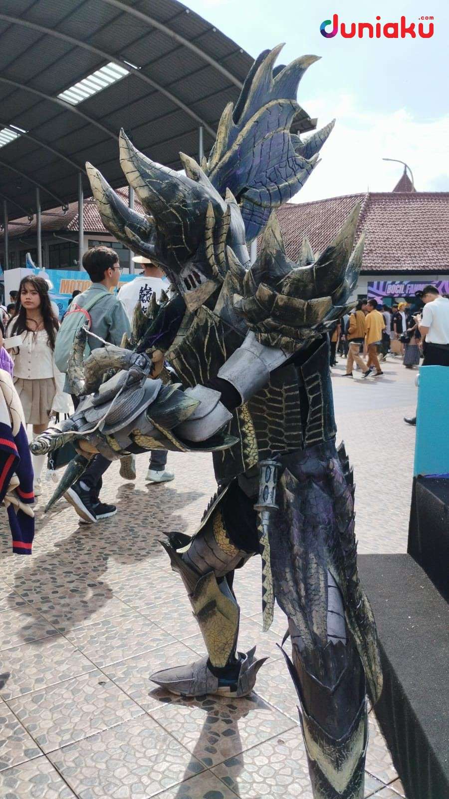 Monster hunter armor.jpg