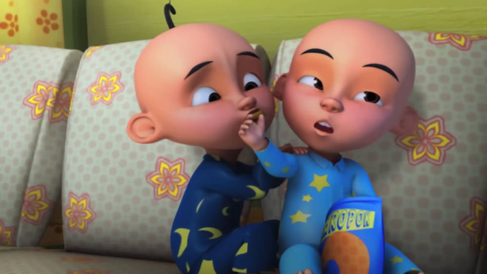 Ipin menyumpal mulut Upin pakai kerupuk - Upin & Ipin