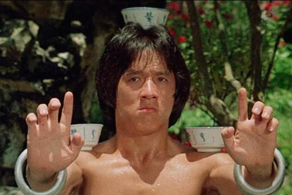 10 Film Jackie Chan Terbaik, Dari Police Story sampai The Karate Kid