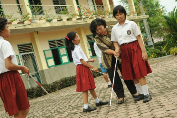 Menjadi Guru Sekolah Minggu yang LUAR BIASA!