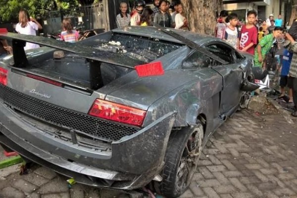 9 Kecelakaan Mobil Mewah yang Pernah Terjadi di Indonesia