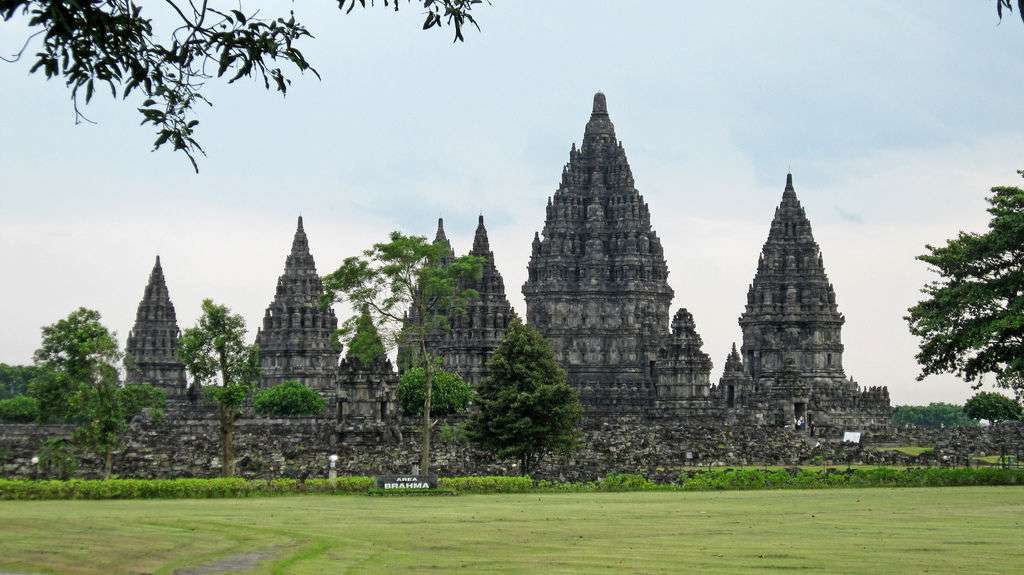 kompleks-candi-prambanan-d55d0c1b0dfb8c2637181121d4e7631e.jpg