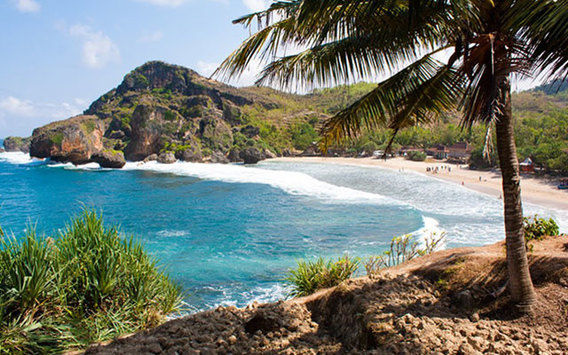 25 Pantai Tercantik di Pulau Jawa yang Bikin Kamu Lupa Rumah!