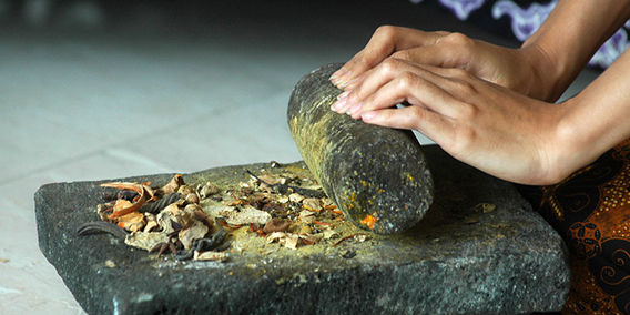 Bukan Dukun, Bali Akan Kembangkan Balian Pengobat Tradisional Herbal