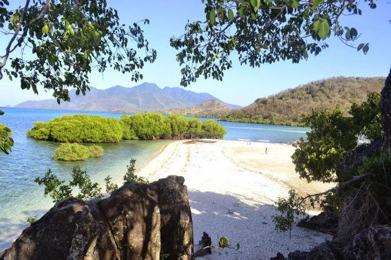 13 Wisata Sulawesi Tengah yang Bikin Matamu Makin Segar