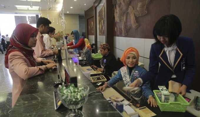 Semua Pegawai Bank Pasti Pernah Mendapatkan 10 Stereotip Ini