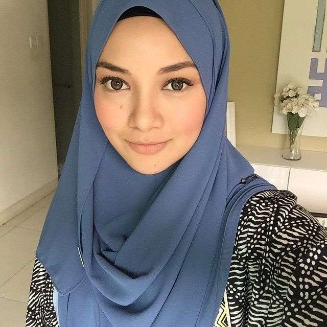 Artis Wanita Malaysia Cantik