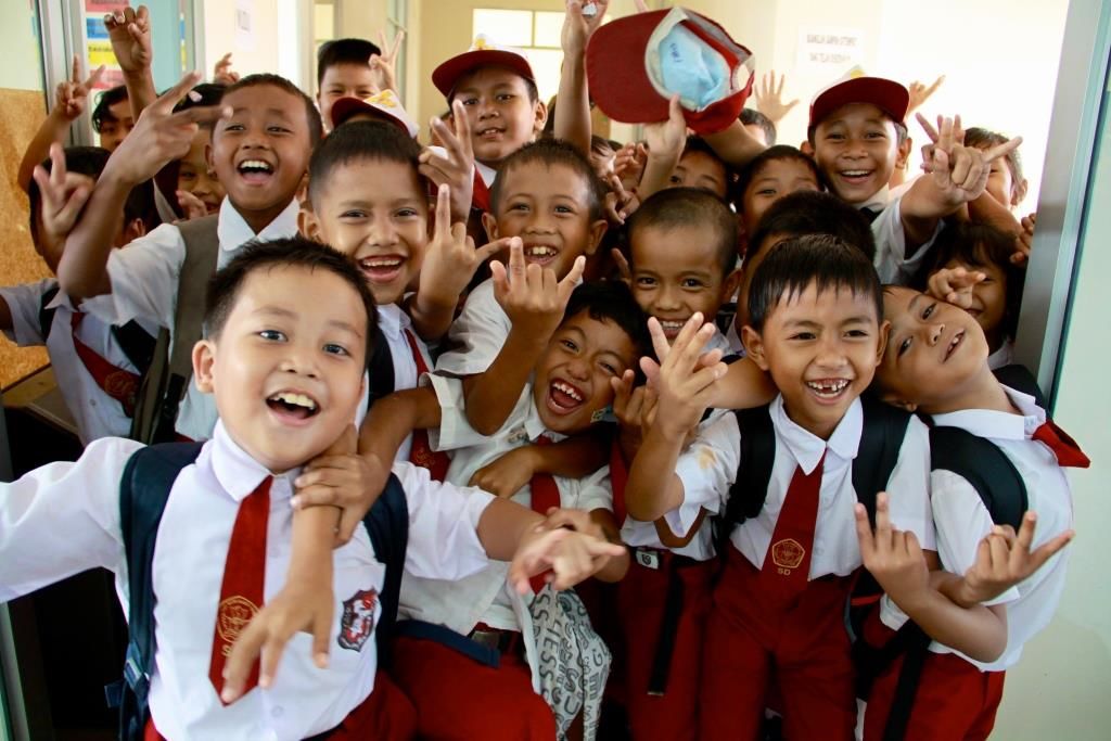 11 Sifat Khas Orang Indonesia  yang Bikin Bule Kesengsem 