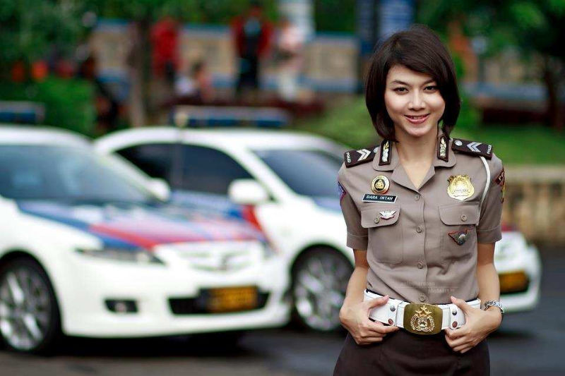 Menurut Pria, Ini 10 Pekerjaan Terseksi untuk Wanita Masa Kini