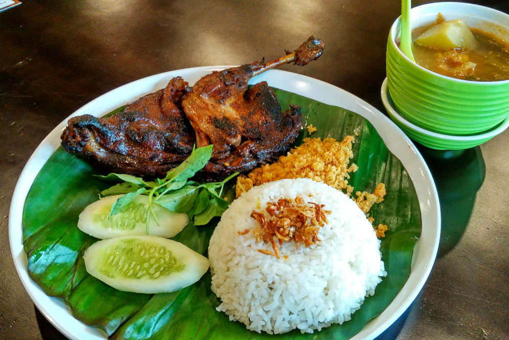Kalau Kamu ke Jakarta, Ini 9 Rekomendasi Tempat Makan yang 