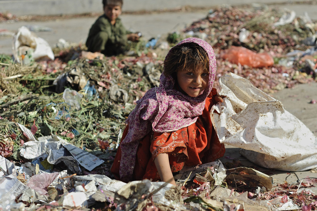 child-labour-pakistan-2-1024x682-e3ec2bc5e2716d0f810e5d0d39a9b155.jpg