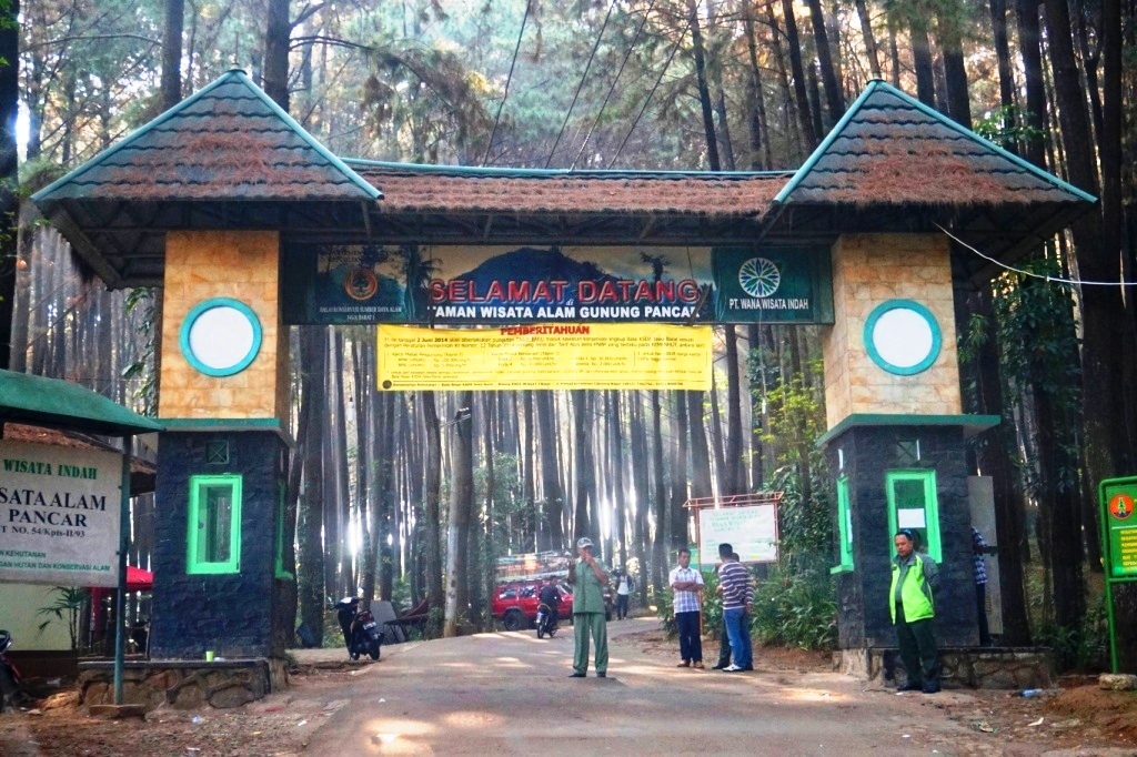 Kisah Di Balik Upacara Dan Cerita Mistis Gunung-gunung Di Indonesia