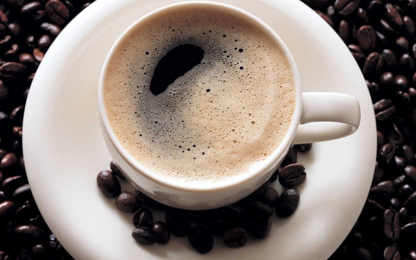 coffee-foam-drink-coffee-beans-87384-1440x900-d1aebacf4313800a105511259c1bba87.jpg