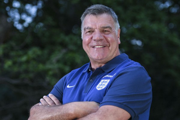 Pelatih Inggris Sam Allardyce Terancam Dipecat setelah Tertangkap Kamera Minta Suap