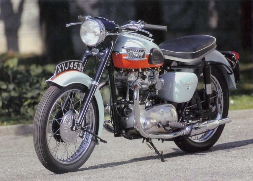 triumph-bonneville-8a3a1be74b8c15a2affd3d053665a1a4.jpg