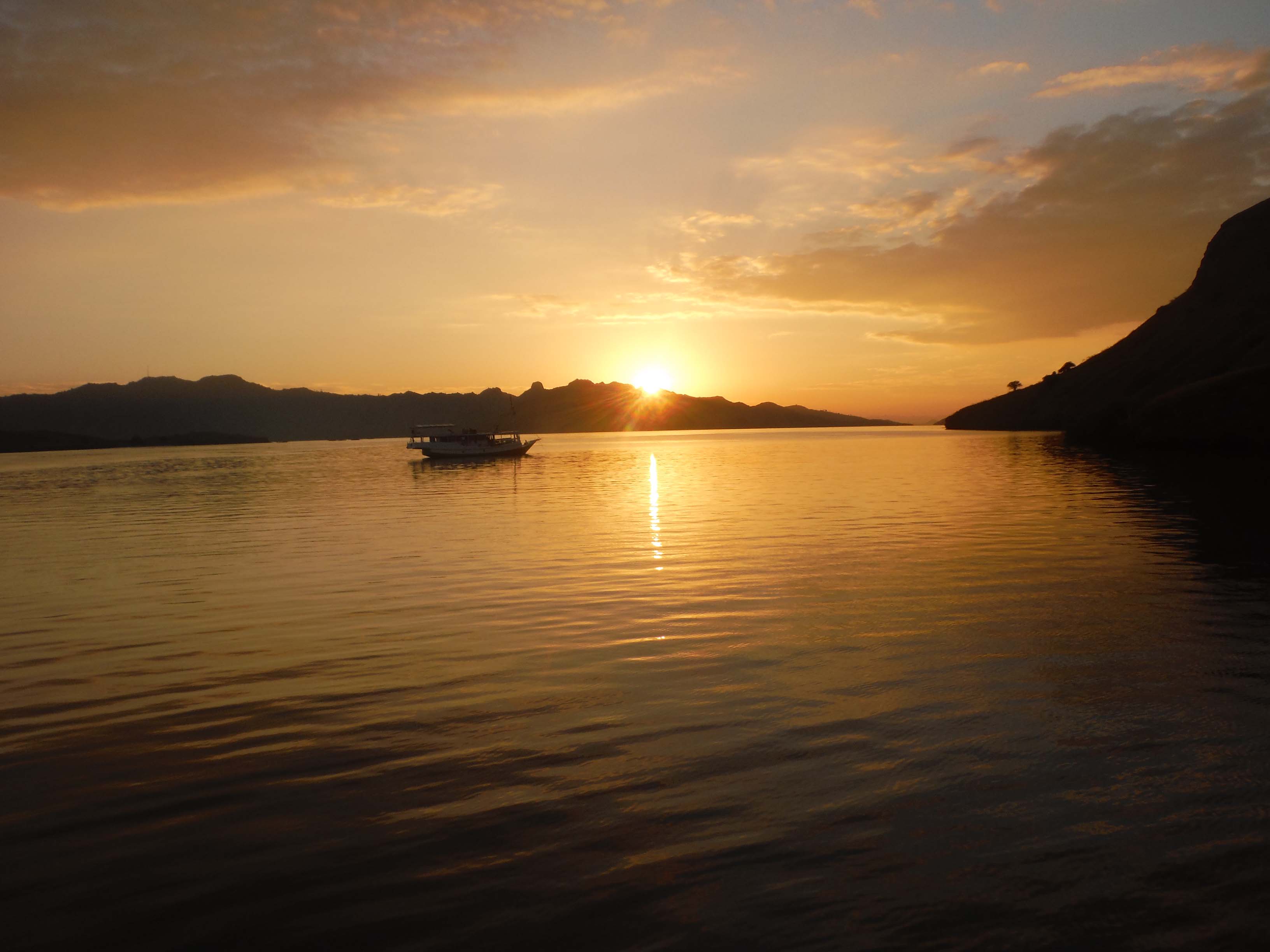 Kisah Gokil Gokil Ini Kisah Liburan Backpacker ke Labuan Bajo Selama 