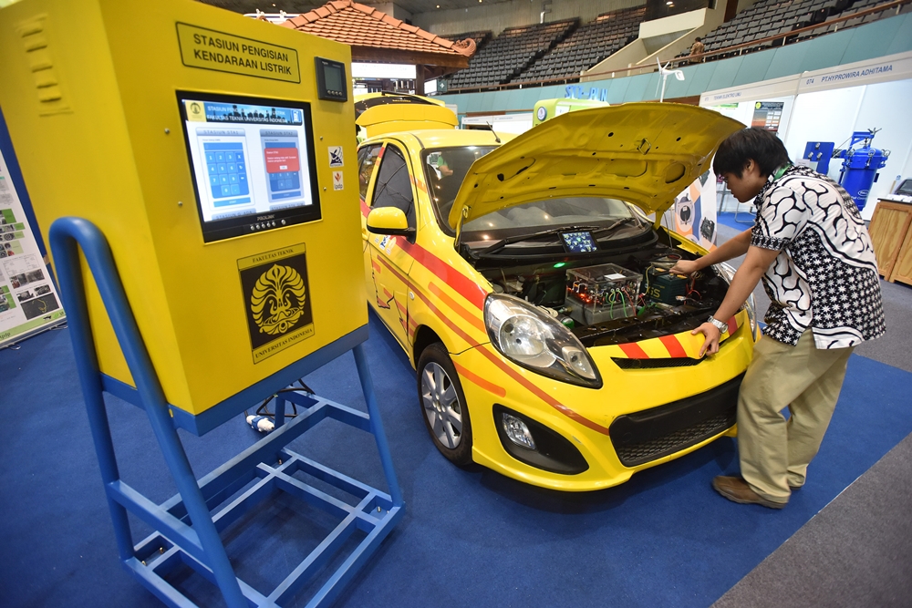 Kenapa Mobil Listrik Jalan di Tempat di Indonesia Tapi 