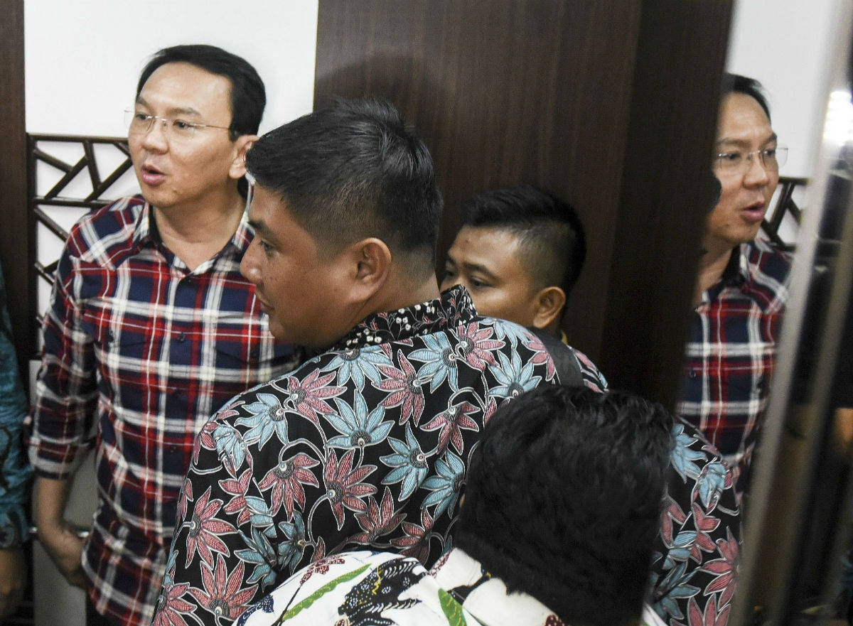 Kasus Dugaan Penistaan Agama Oleh Ahok Vs. Kasus Lia Eden Dan Ahmad ...