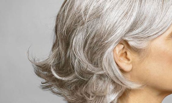 5 Alasan Rambut Kamu Beruban Meski Masih Muda