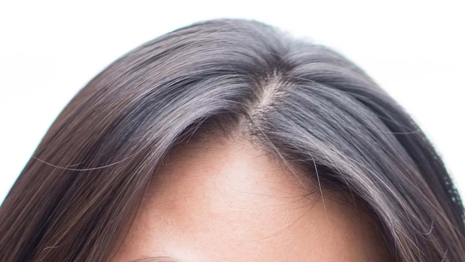 5 Alasan Rambut Kamu Beruban Meski Masih Muda