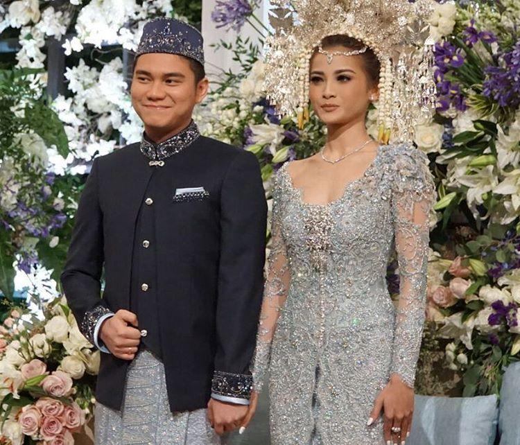 10 Foto Sakral Pernikahan Acha Septriasa Dan Vicky Kharisma So Sweet Banget