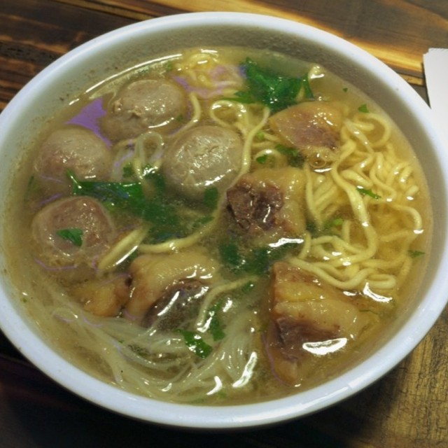 Ini 7 Warung Bakso Paling Enak yang Bisa Kamu Kunjungi di Surabaya