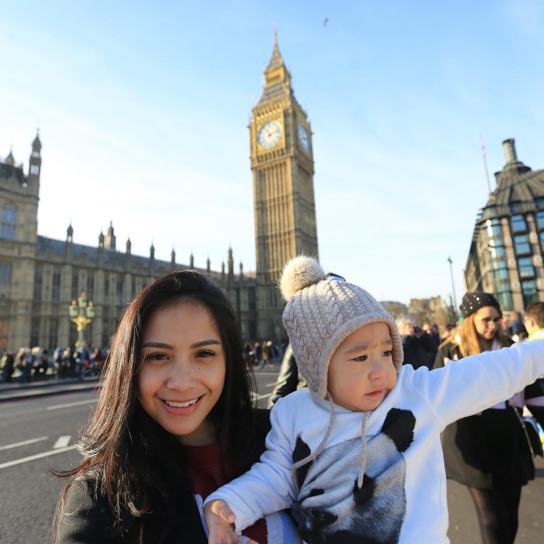 17 Busana Hits Rafathar Sederhana Tapi Fashionable Seperti Ibunya