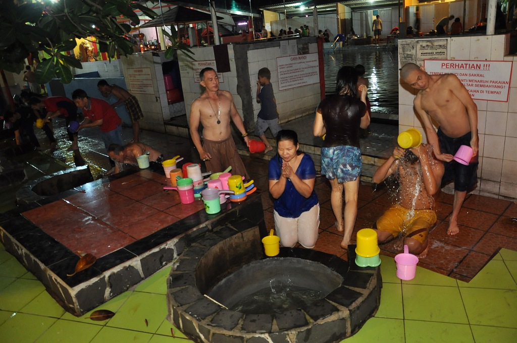 Ini Lho 10 Tradisi Imlek di Berbagai Kota Indonesia!