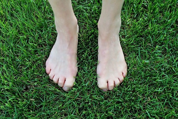 7 Manfaat Tak Terduga Kalau Kamu Rutin Jalan Telanjang 