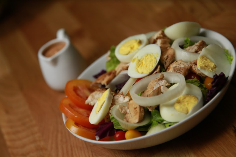 Beda! Sayuran Nikmat dan Sehat Ini Jadi Satu Dalam Resep Mixed Egg Salad!