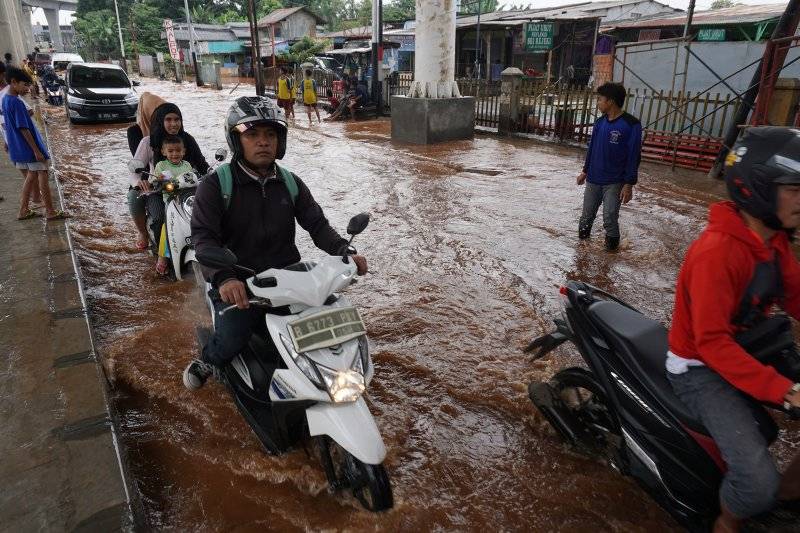 Banjir Melanda Jakarta, Djarot Tak Khawatir Elektabilitasnya Menurun ...