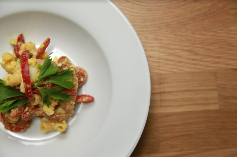 Mau Sarapan Enak dan Sehat? Bikin Aja Egg Salad Macaroni Sendiri di Rumah!