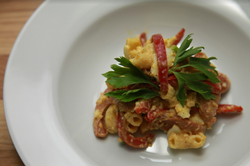 Mau Sarapan Enak dan Sehat? Bikin Aja Egg Salad Macaroni Sendiri di Rumah!