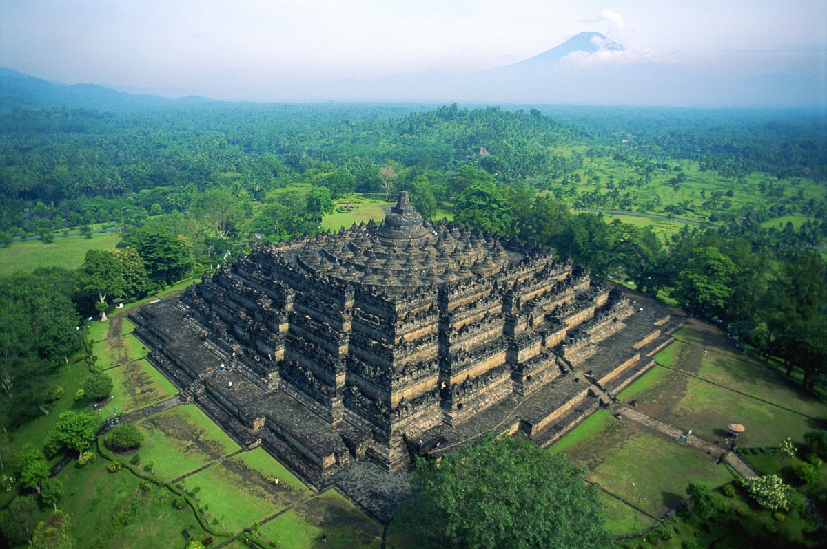 Candi Terbesar Di Dunia Indonesia Termasuk Gak Ya