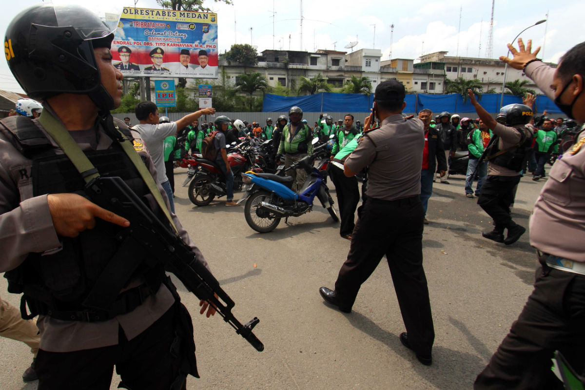 Semakin Memanas Angkot Dan Transportasi Online Bentrok Di Berbagai