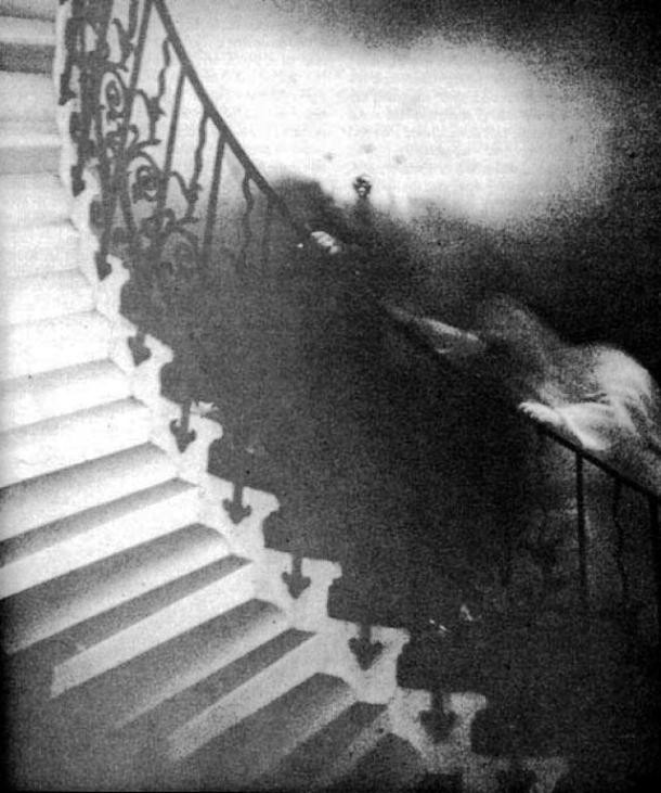 15-ghost-on-stairs-lg-610x731-45797963e3aa778448a819561f03bc6a.jpg