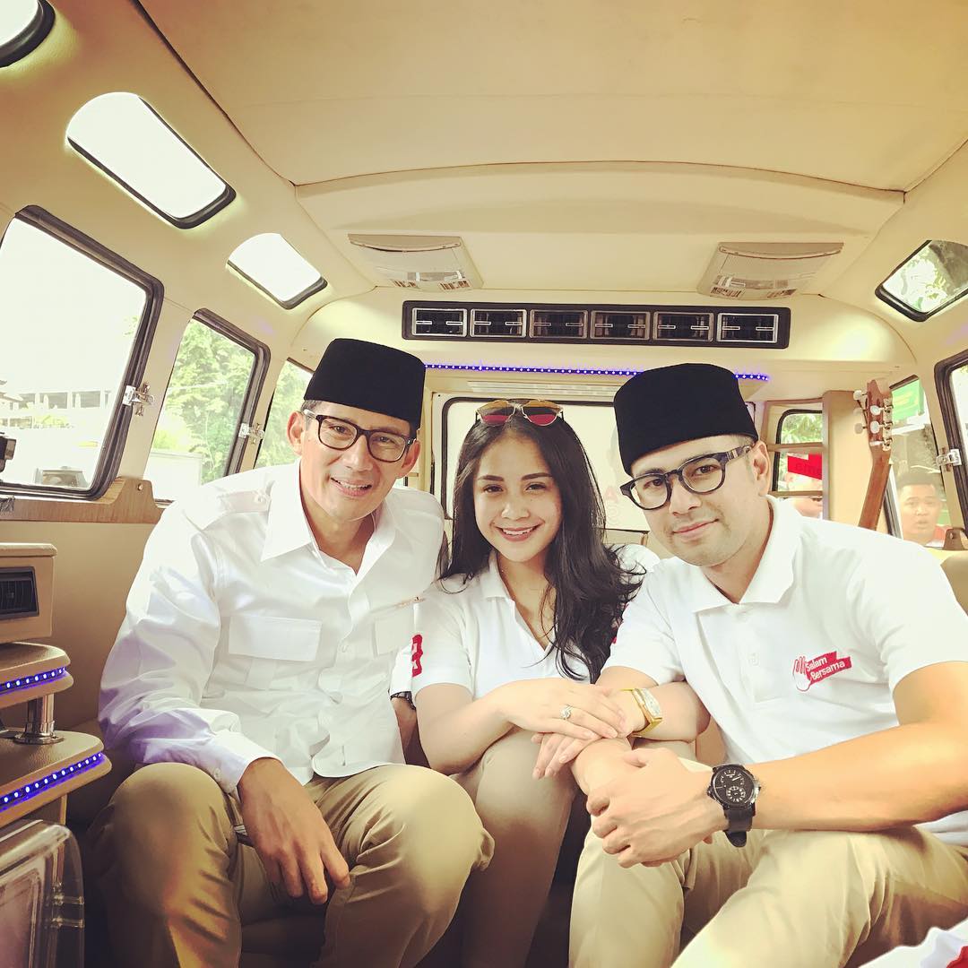 Gaya Gaya Berfoto Asyik Ini Bukti Bahwa Sandiaga Uno Berjiwa Muda And Sporty 5604