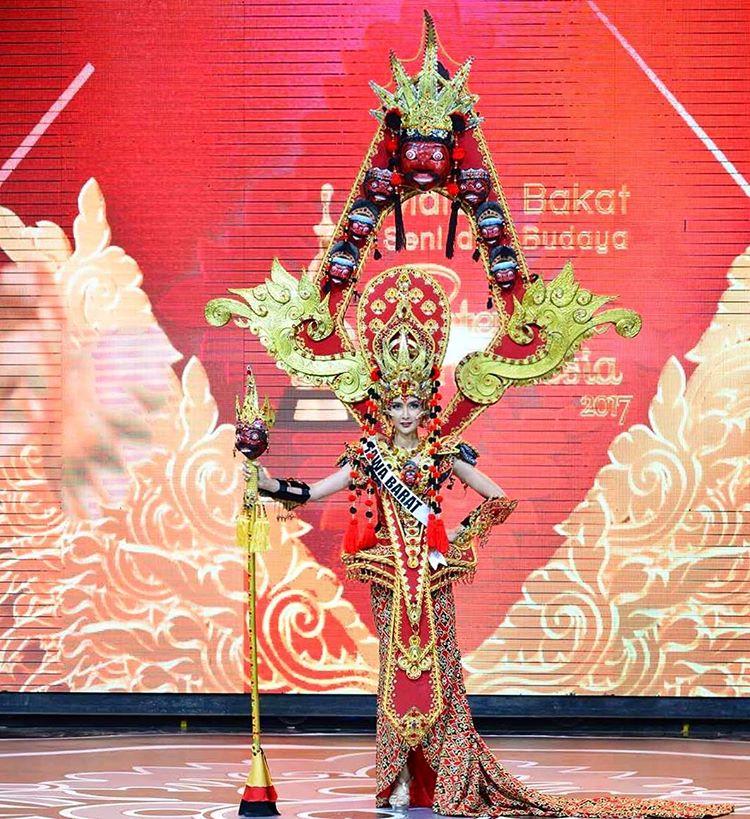 Cantiknya Budaya Indonesia dalam Kostum  Tradisional Putri 