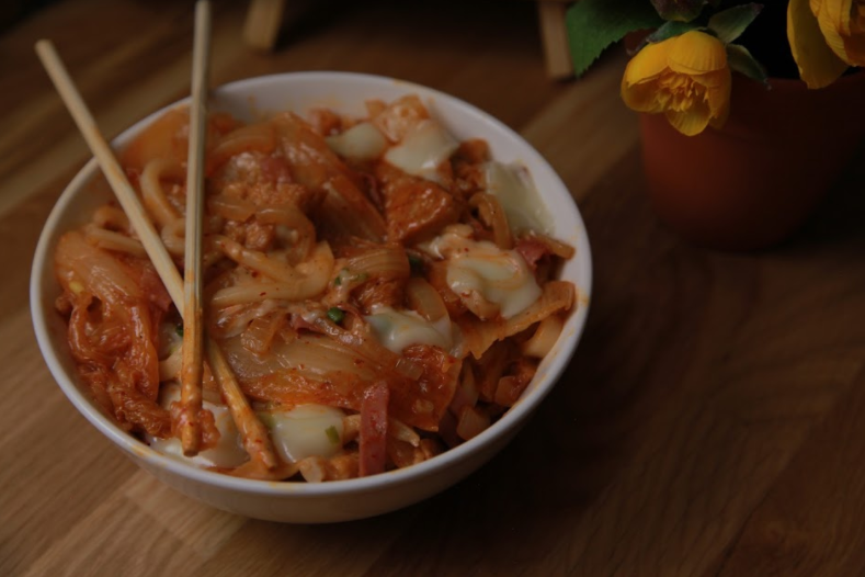 Penggemar Kimchi Udon Gak Boleh Ketinggalan Resep yang Satu Ini!