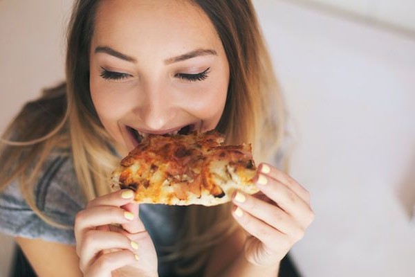 10 Trik Biar Kamu Tetap Kurus Meski Hobi Makan