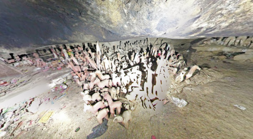 Gua Maneknath
