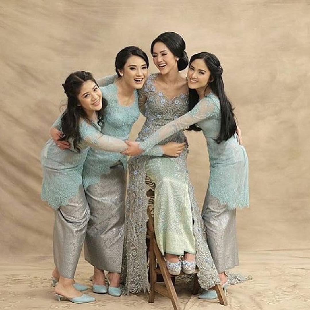 11 Desain Kebaya yang Bisa Kamu Jadikan Referensi di Hari 