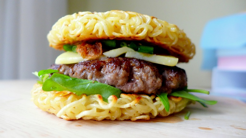 11 Varian Burger Nyeleneh yang Bikin Geli Tapi Juga Ingin Coba